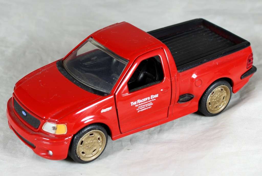 Jada - Ford F150 SVT Lightning - 1999 - Act Fast!!! BID NOW!!!