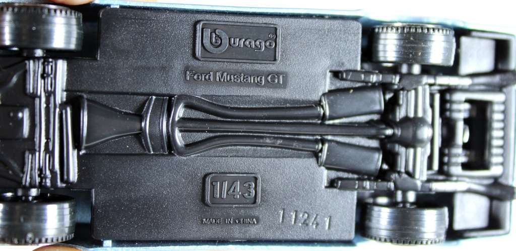 Burago - Street Fire - Ford Mustang GT