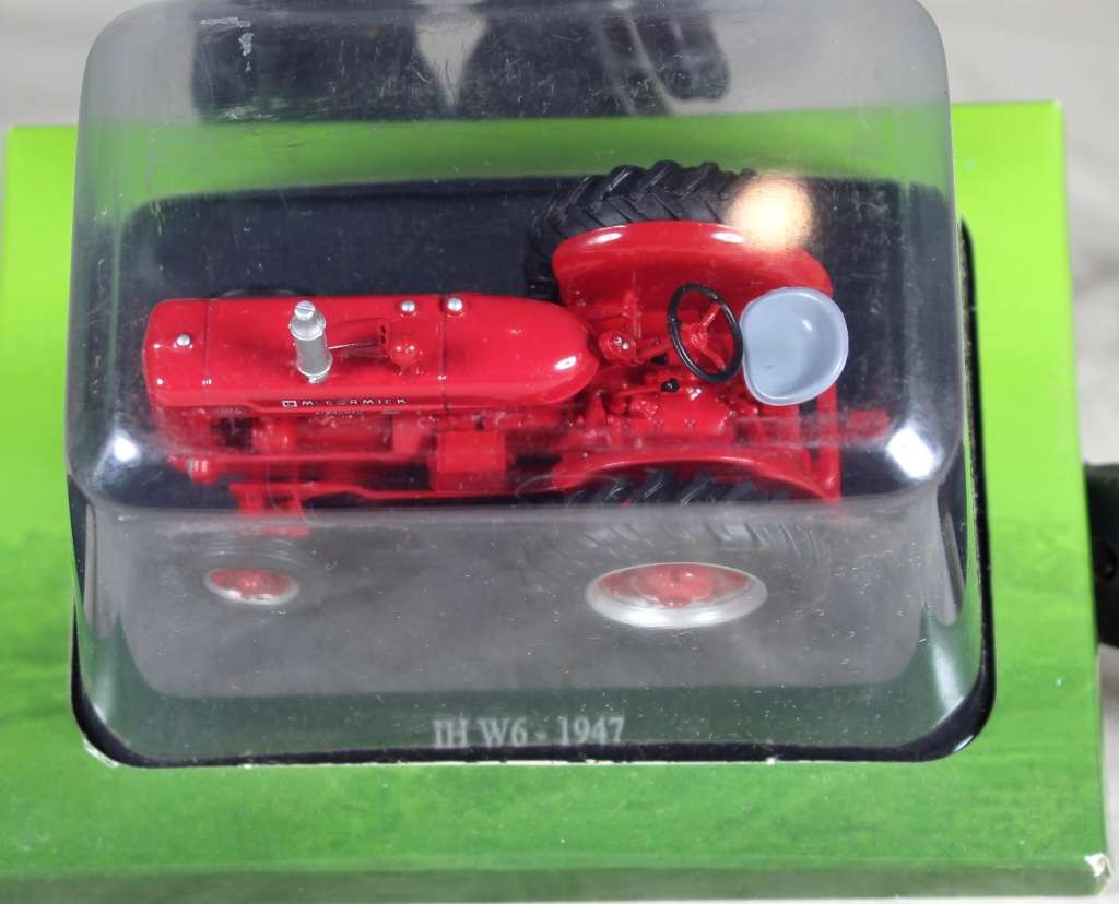 Collectible tractor - IH W6