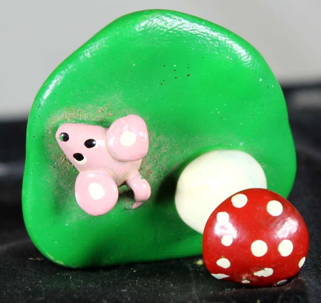 Miniature Mouse & Mushroom - Low Price - BID NOW!!
