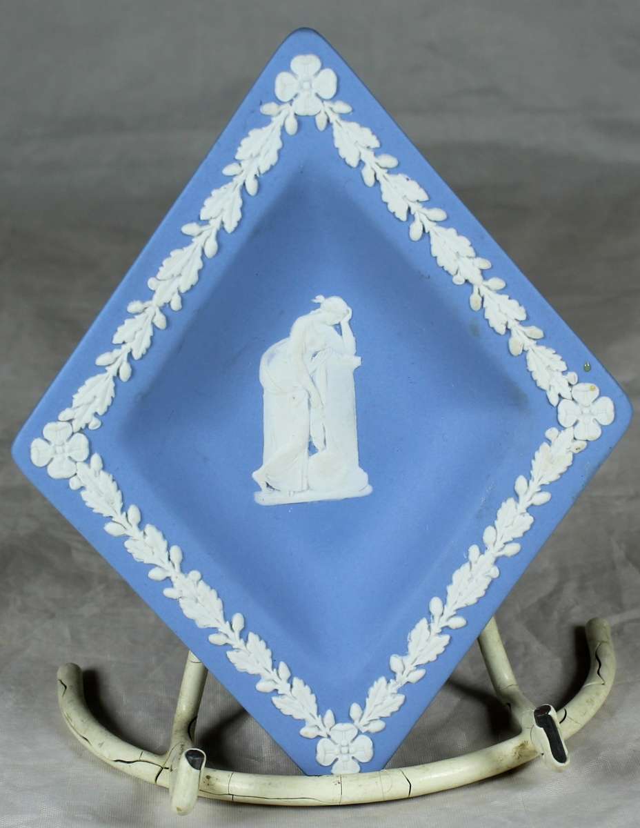 Blue Wedgwood - Jasper Ware - Trinket Bowl in Diamond Pattern - Low Price - BID NOW!!