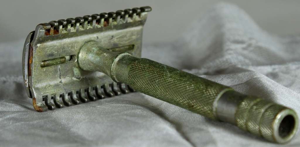 Vintage Gillette Razor  - Low Price!! - Bid Now!!!