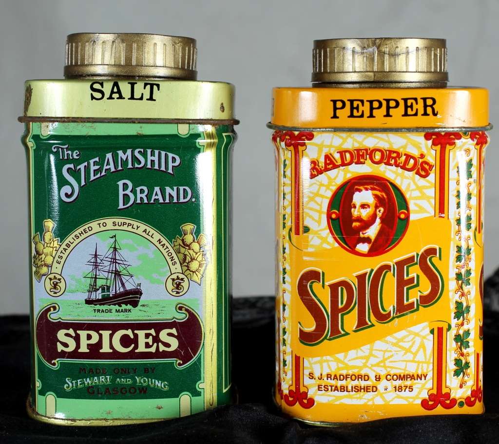 Character Salt & Pepper Set - Metal Tins With Advertising - Bid Now!!!