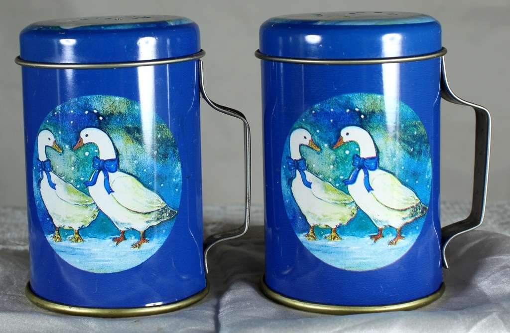 Character  Salt & Pepper Set - Tins with Ducks - Bid Now!!!