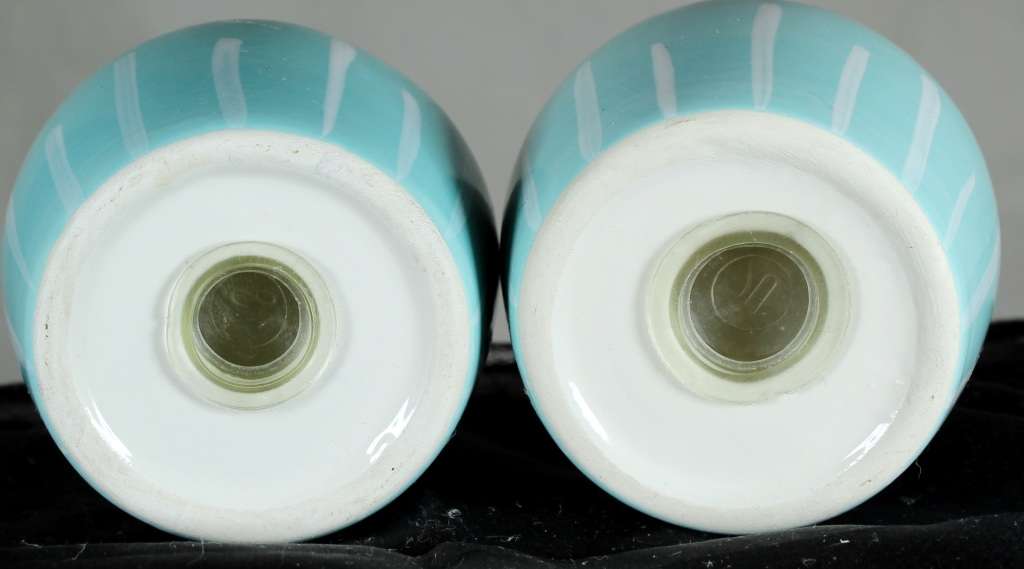 Character  Salt & Pepper Set - Cupcakes - Bid Now!!!