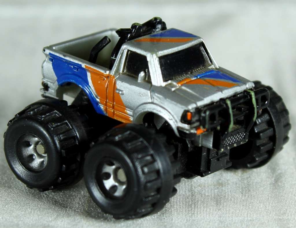 Micro Machines - Galoob (1987) - Datsun Pickup 4x4 Monster Truck - Low Price - BID NOW!!!