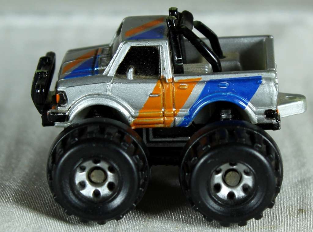 Micro Machines - Galoob (1987) - Datsun Pickup 4x4 Monster Truck - Low Price - BID NOW!!!