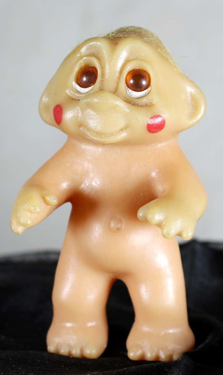 Red Cheeks Troll (No Hair) - BID NOW!!!