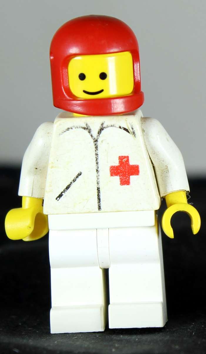 LEGO MINI FIGURINE - Classic Town - Hospital Doctor (DOC011)