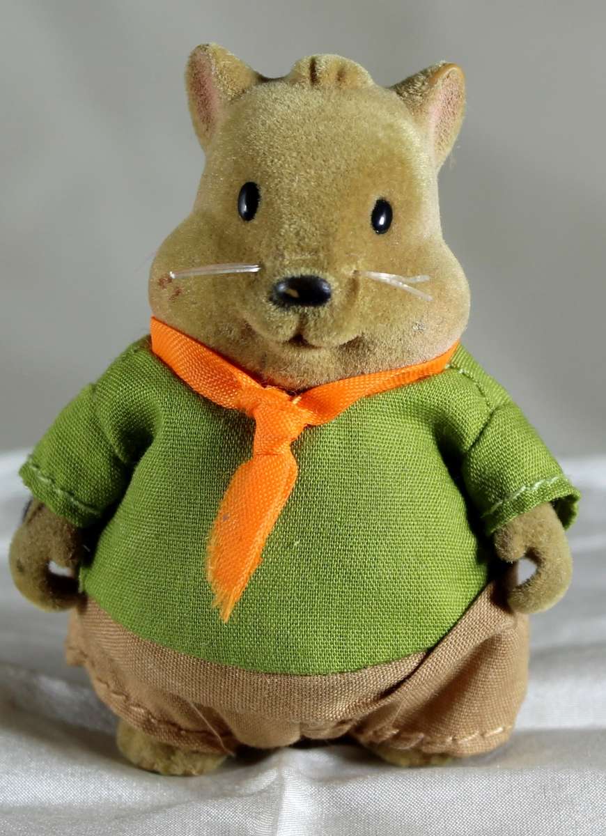 Sylvanian Families - Henry Honeybun Scout Squirrel - BID NOW!!!
