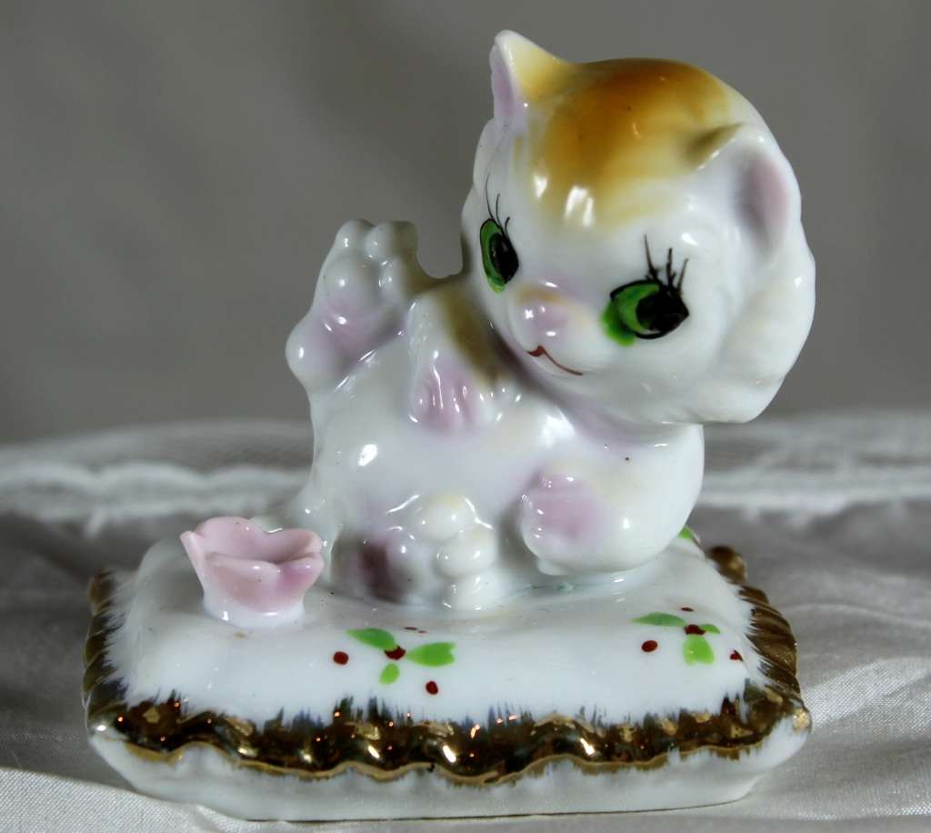 Porcelain Cat Laying on Pillow - BID NOW!!!