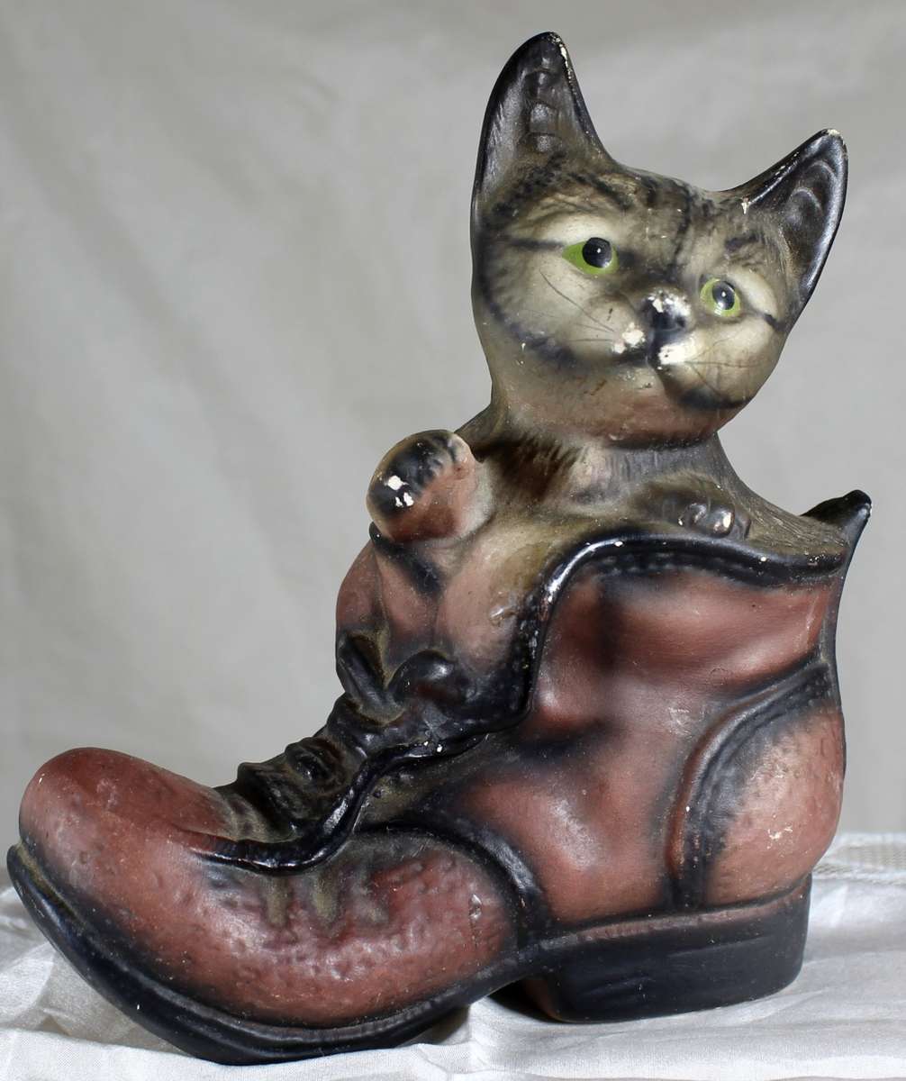 Cat in Shoe - BID NOW!!!