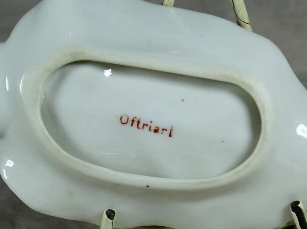 Oftriart Porcelain Dish with Lid - BID NOW!!!