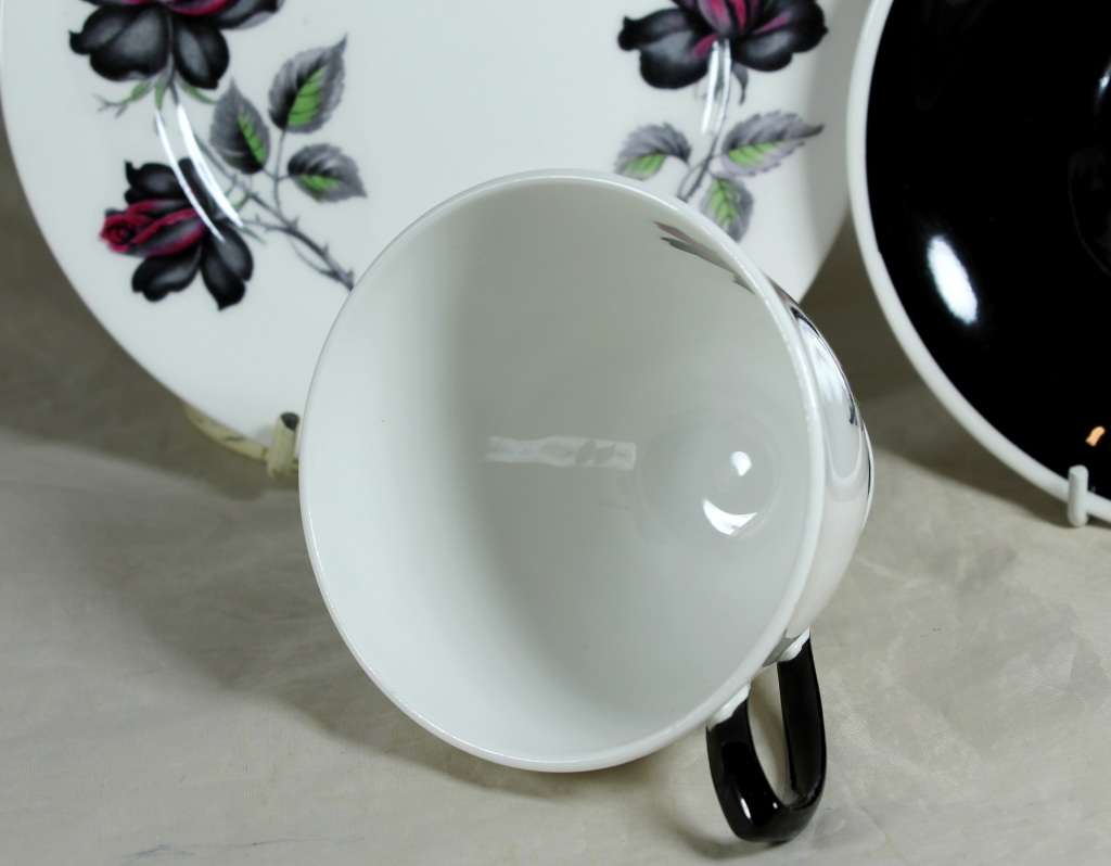 Royal Albert - Masquerade tea trio