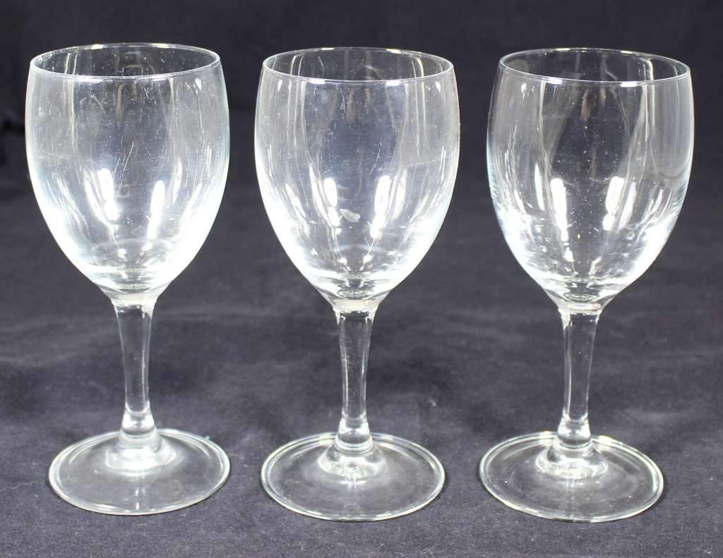 Set of 3 Wine Glasses - France - Act Fast