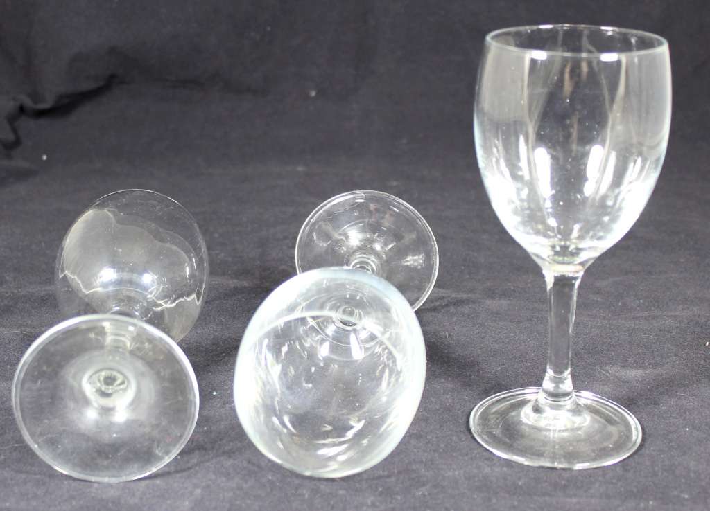 Set of 3 Wine Glasses - France - Act Fast