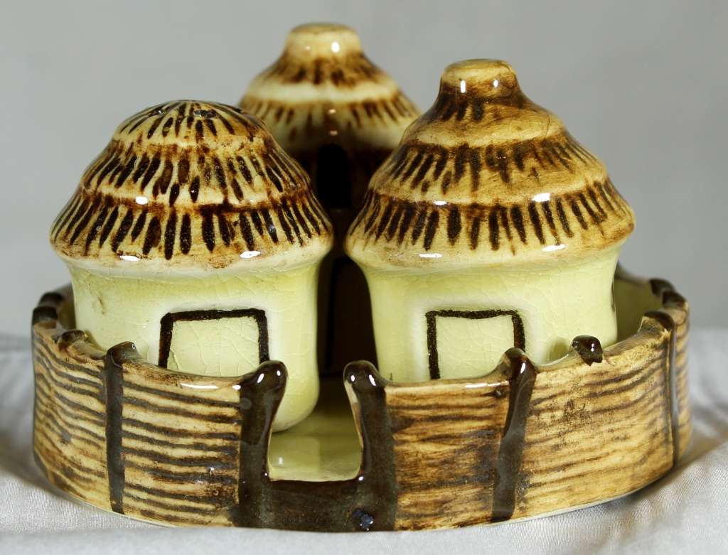 Drostdy Ware - Kruger Park Corral with Huts Condiment Set - BID NOW!!!