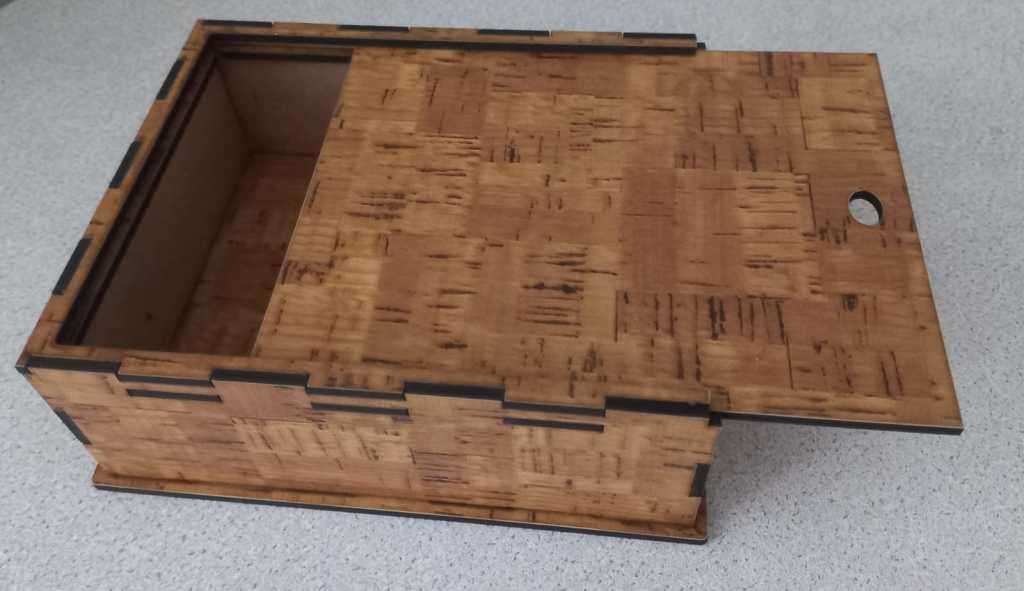 Sliding Lid box 220x160x50 Cork