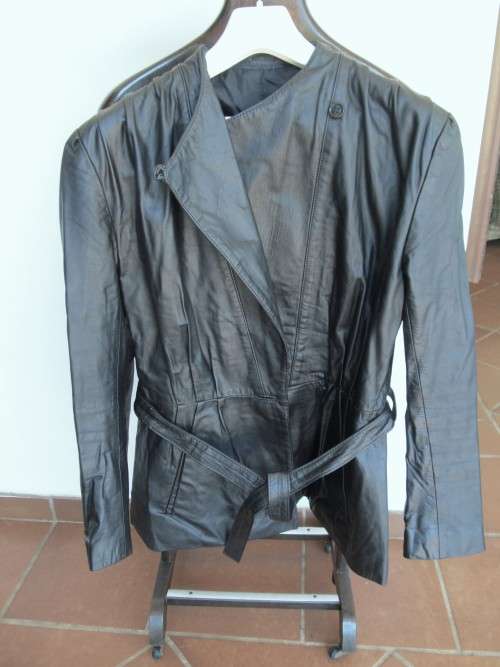 LADIES BLACK LEATHER JACKET