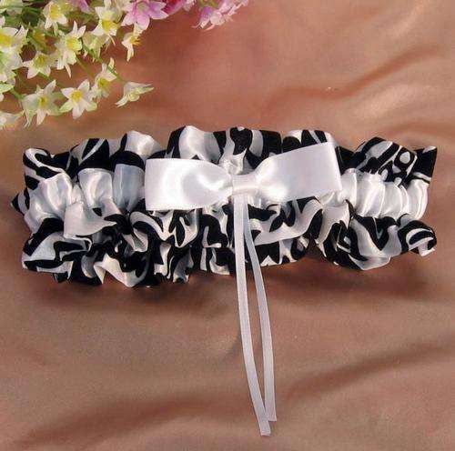 Beautifull Black and White Wedding Garter