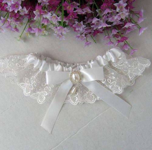 Beautifull White Lace and Satin Wedding Garter