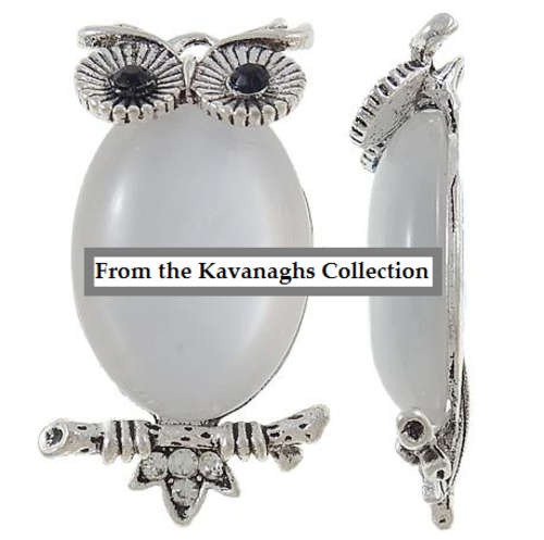 From the Kavanaghs Collection - Lovely Cats Eye Pendant