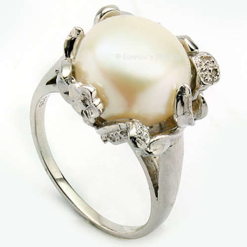 Stunning 9.76cts Cultured Freshwater Pearl and Genuine Diamond Ring