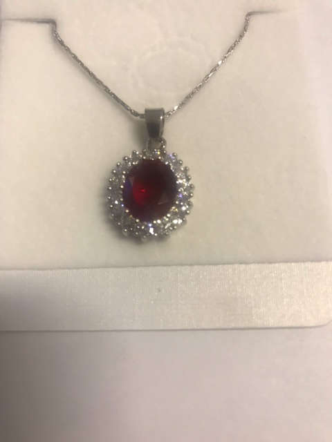 Sparkling Gorgeous Pendant with Beautiful Crystals - Free chain