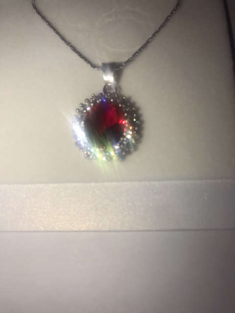 Sparkling Gorgeous Pendant with Beautiful Crystals - Free chain