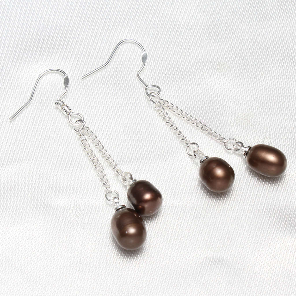 KAVANAGHS - Sparkling Genuine 10mm Genuine Cultured Pearl Earrings.