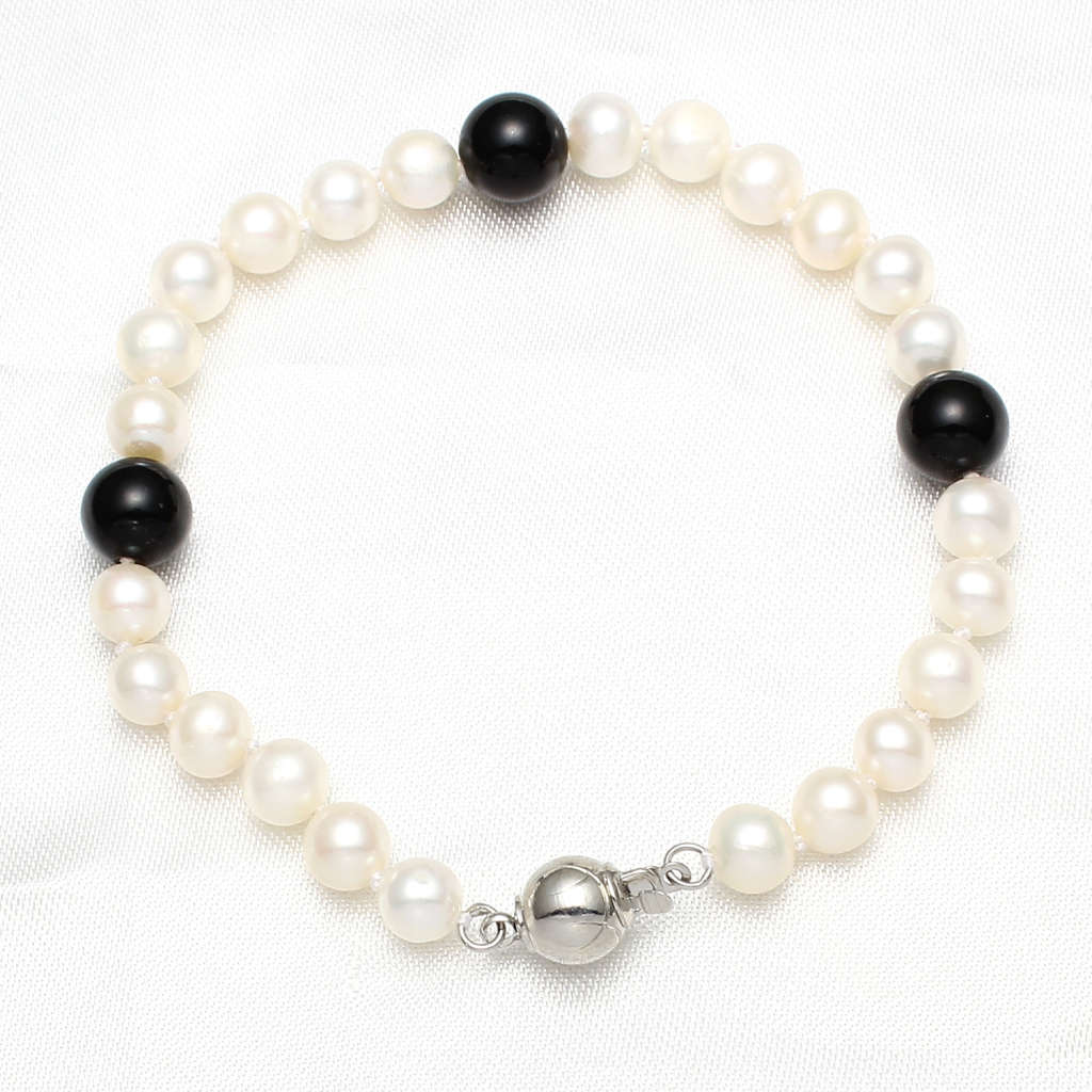 KAVANAGHS 11000 positive ratings - Lovely 6mm Cultured Genuine Freshwater Pearl Bracelet