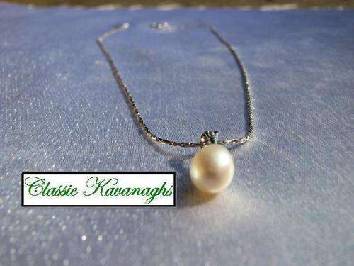 Kavanaghs Collection - 18KGP Fresh Water Pearl Pendant
