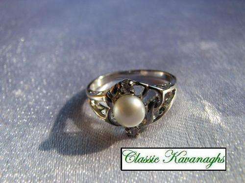From the Kavanaghs Collection - Classic White Freshwater Pearl Ring