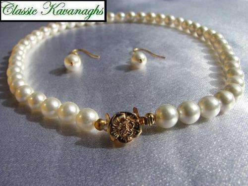 From the Kavanaghs Collection - Exquisite SOUTH SEA Shell Pearl Set.