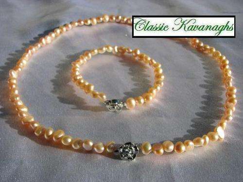 Exquisite Pink Fresh Water Pearl Necklace and Bracelet Set