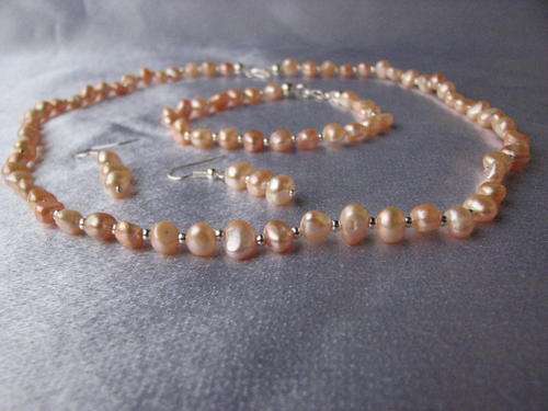 Exquisite Pink Fresh Water Pearl Necklace, Bracelet and Earring Set