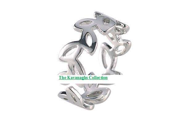 From the Kavanaghs Collection - Classic Leaf Ring