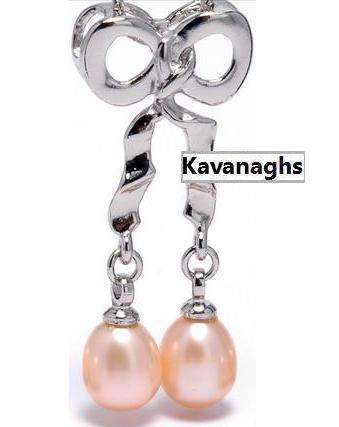 From the Kavanaghs Collection - Cultured Freshwater Pearl Pendant