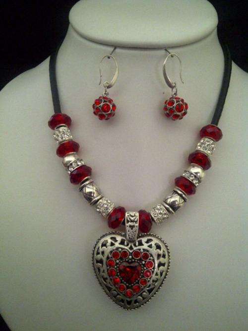 "Striking" -Red & silver Necklace & Earing set - high quality - nickel free.