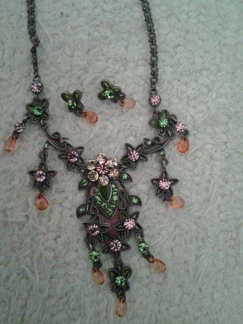 "Victorian like Necklace & earing set-, think fashion forward- LAST ONE!!!!