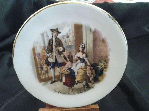 A delicate ornamental "Vintage" like  Plate - must see  - gorgeous