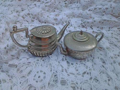 2x Silverware Vintage Milk jugs complete with lids - very pretty - see pics.