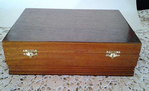 An old Vintage like solid oak wooden box with lovely latches. - see pics