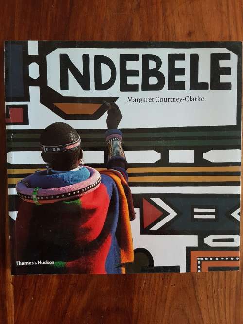 Ndebele - By Margaret Courtney-Clarke