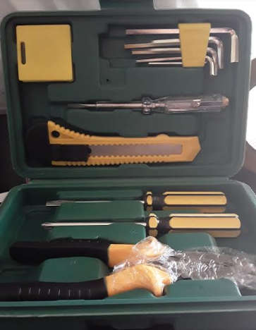 10 PIECE TOOLKIT