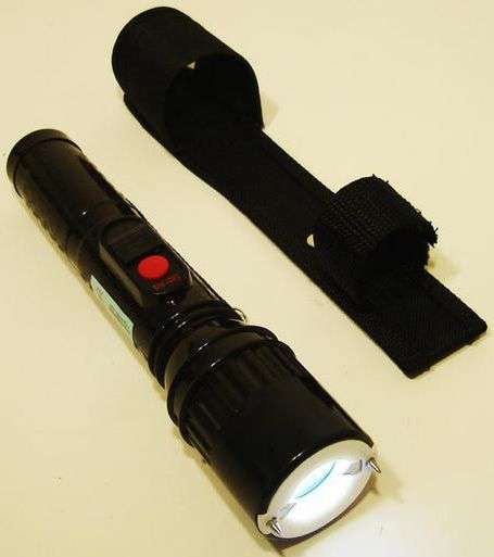 2 IN 1 STUN GUN 2 MILLION VOLT WITH TORCH