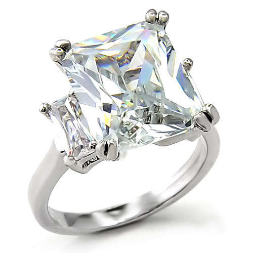 SPARKLING PRINCESS CUT RING SIZE 7