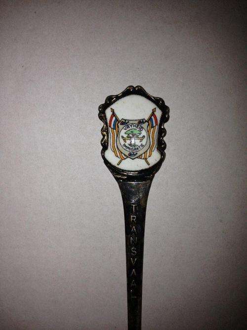 Vintage Treasure Teaspoon Hunt - 600 Spoons