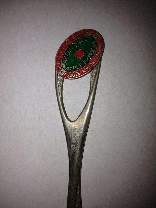 Vintage Treasure Teaspoon Hunt - 600 Spoons