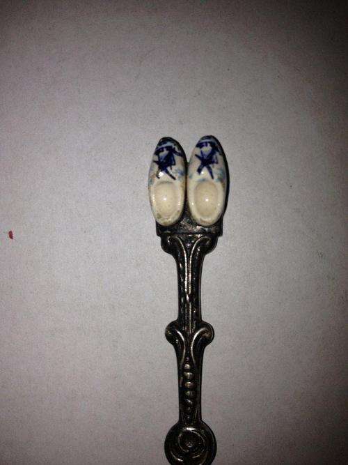 Vintage Treasure Teaspoon Hunt - 600 Spoons